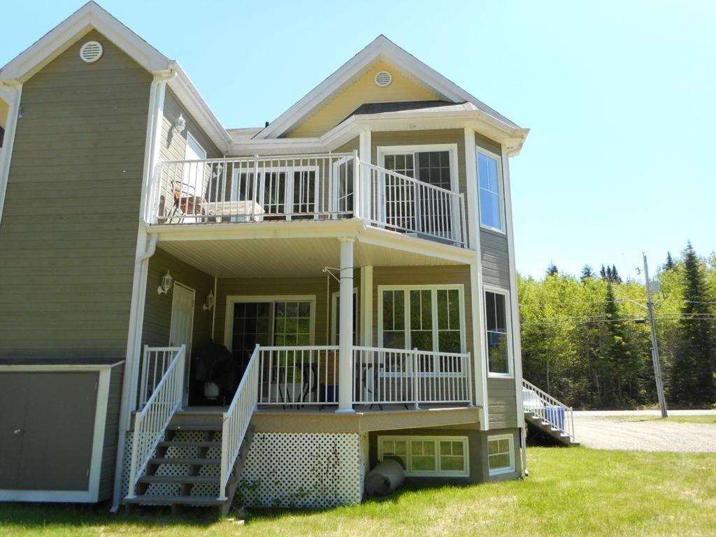 Condo Mont-Edouard LʼAnse-Saint-Jean المظهر الخارجي الصورة