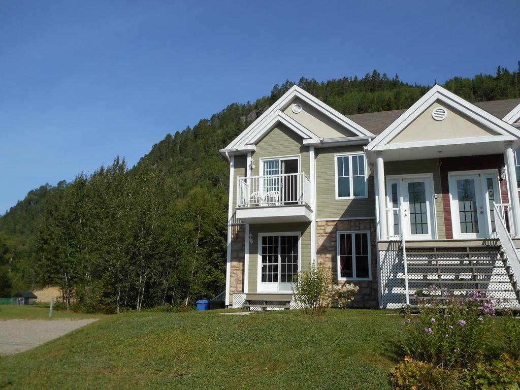 Condo Mont-Edouard LʼAnse-Saint-Jean المظهر الخارجي الصورة